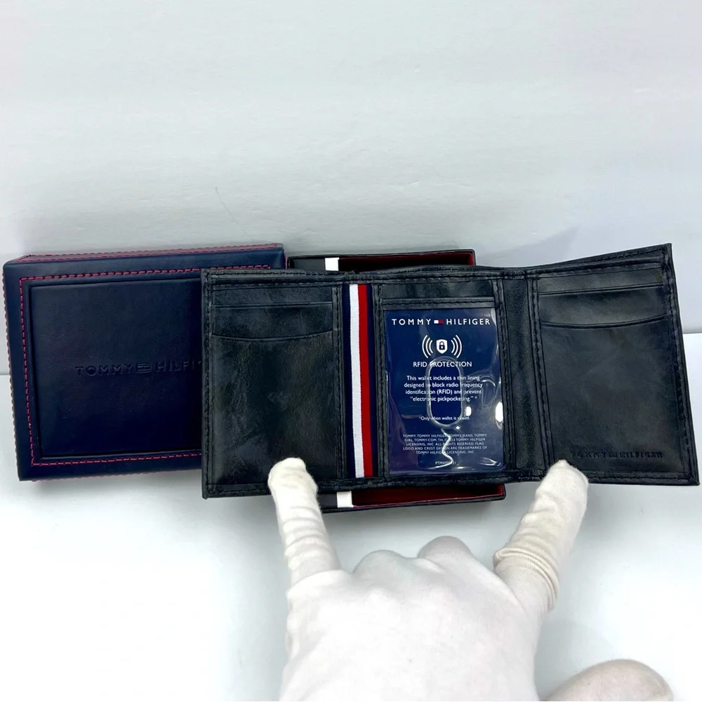TOMMY HILFIGER, BLACK LEATHER, VALET ALSO LEATHER, TRI FOLD, RFID PROTECTION - Picture 5 of 16